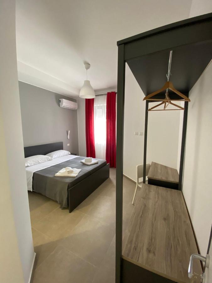 Aeroporto Katane Rooms Catánia Buitenkant foto